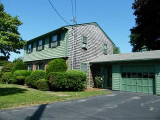 12 Longmeadow Ave, Middletown, RI 02842 exterior