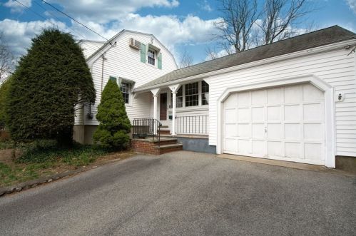 84 Sutton St, Weymouth, MA 02188 exterior