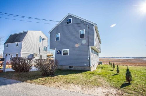 191 Island Path, Hampton Beach, NH 03842 exterior