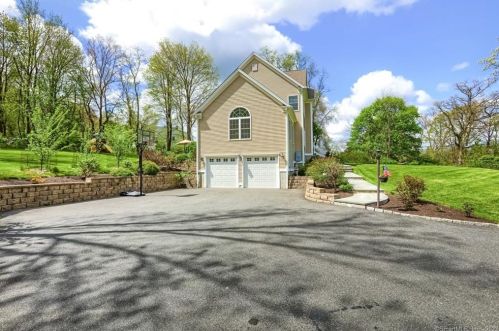 10 Boyce Rd, Danbury, CT 06811 exterior