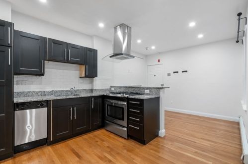 27 Clark St, Roxbury-Xing, MA 02109 exterior
