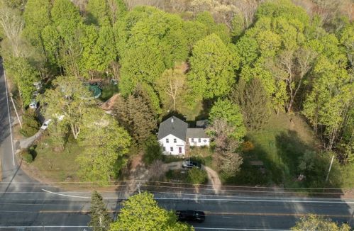 1212 Tower Hill Rd, North-Kingstown, RI 02852 exterior