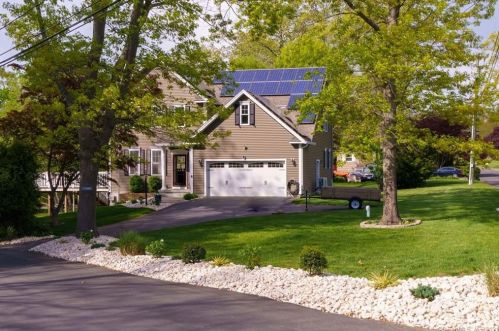 17 Islanda Ct, East Lyme, CT 06333 exterior