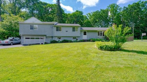 43 Gay Bower Rd, Upper Stepney, CT 06468 exterior