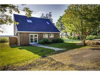 11 Salt Meadow Ln, Madison, CT 06443 exterior