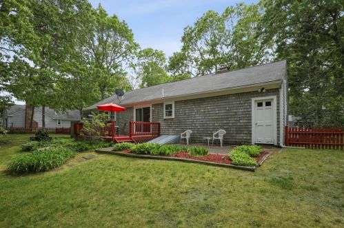 20 Hosking Ln, Yarmouth, MA 02664 exterior