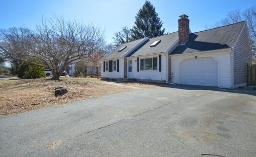 37 Bramble Bush Dr, Sandwich, MA 02644 exterior