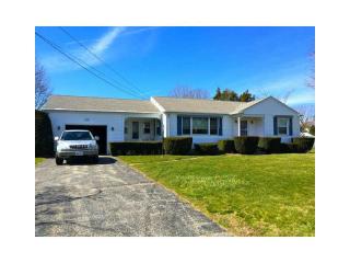 1544 Main Rd, Middletown, RI 02842 exterior