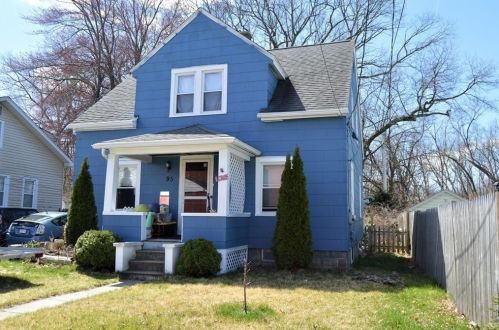95 Thaddeus St, Chicopee, MA 01020 exterior