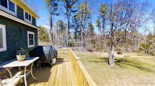 1899 Washington Rd, Waldoboro, ME 04572 exterior