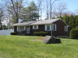 4 Linden Ln, Hampton, NH 03842 exterior