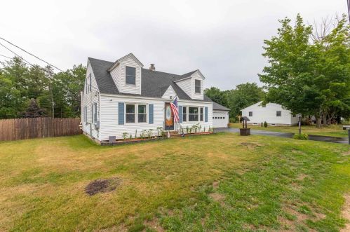181 Chestnut Hill Rd, Rochester, NH 03867 exterior