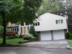 87 Broken Tree Rd, Newton, MA 02459 exterior