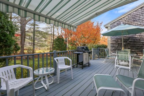 30 Windsor Pt, Mashpee, MA 02649 exterior