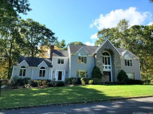 57 Teapot Hill Rd, Wilton, CT 06897 exterior