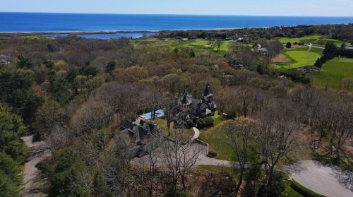 8 Oenoke Ln, Westerly, RI 02891 exterior