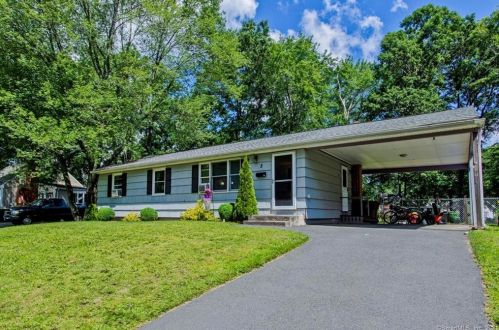 3 Guild St, Enfield, CT 06082 exterior