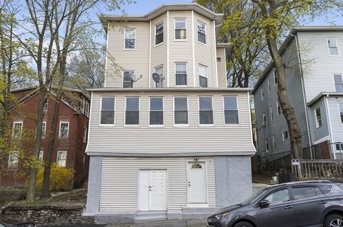 9 Elizabeth St, Worcester, MA 01605 exterior