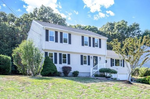 86 Mesa Dr, North Kingstown, RI 02852 exterior
