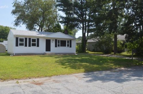 80 Woodward St, Killingly, CT 06239 exterior