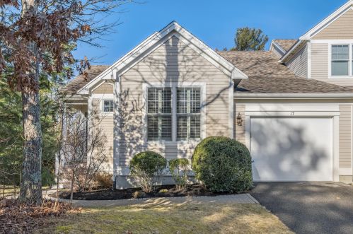 17 Sea Spray Ave, Mashpee, MA 02649 exterior