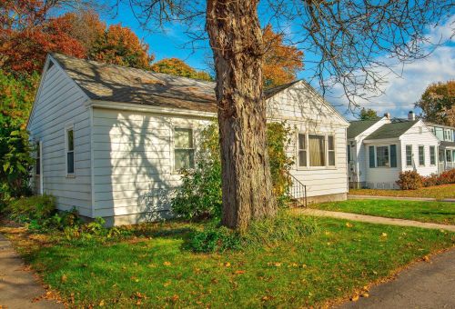 102 Burke St, Nashua, NH 03060 exterior