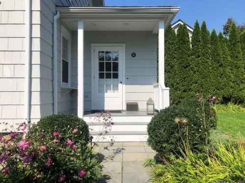 41 Mortimer St, New Canaan, CT 06840 exterior