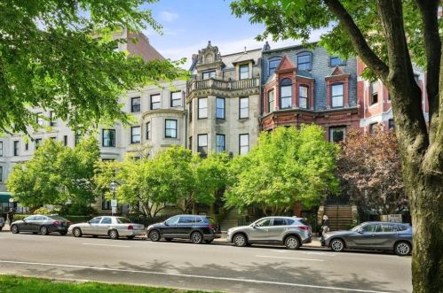 327 Commonwealth Ave, Roxbury Xing, MA 02467 exterior