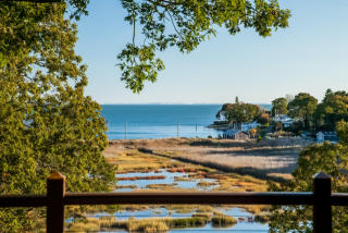 411 Mulberry Point Rd, Guilford, CT 06437 exterior