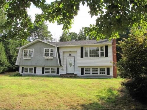 2 Currier Dr, Londonderry, NH 03053 exterior