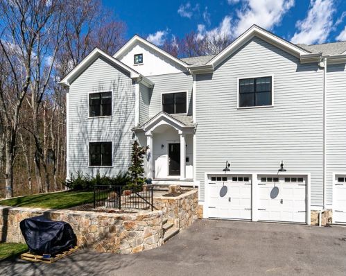 137 Maple St, Needham, MA 02492 exterior