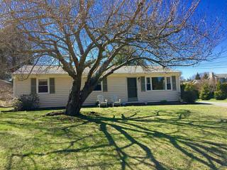 3 Normand St, Bristol, RI 02809 exterior