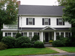 907 Chestnut St, Newton, MA 02468 exterior