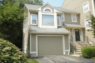 212 Algonquin Trl, Bridgeport, CT 06611 exterior