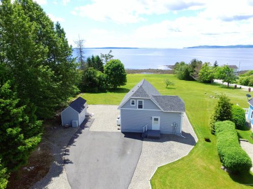 5 Ludwig Ln, Searsport, ME 04974 exterior