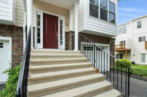 1106 Woodland Hills Dr, Bridgeport, CT 06611 exterior