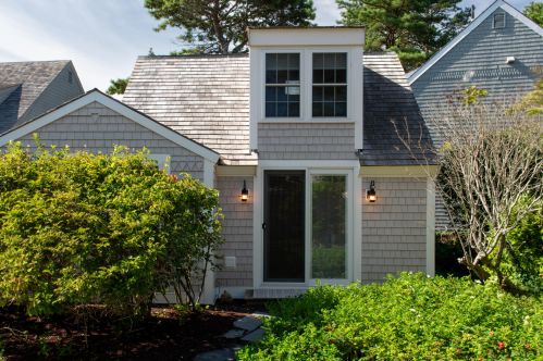 3 Hydrangea Ln, Mashpee, MA 02649 exterior
