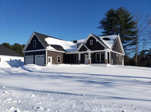 10 Macadamia Ln, Lewiston, ME 04240 exterior