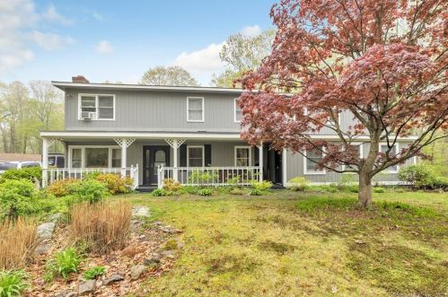 45 Willoughby Rd, Huntington, CT 06484 exterior