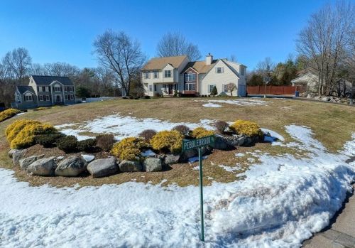 2 Pebblebrook Rd, Easton, MA 02356 exterior