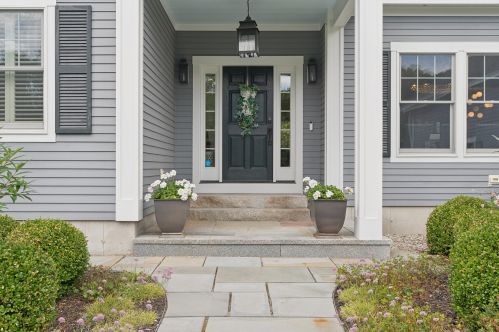9 Lindenwood Ln, Falmouth, ME 04105 exterior