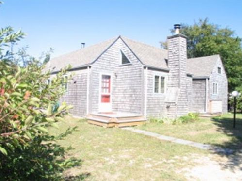 8 Beach St, Edgartown, MA 02539 exterior