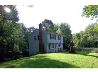 62 Main St, Sandown, NH 03873 exterior