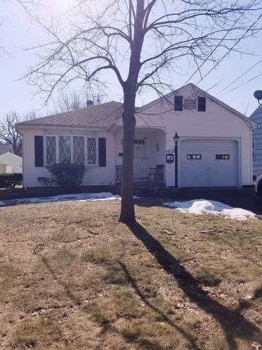 1383 Sumner Ave, Springfield, MA 01118 exterior