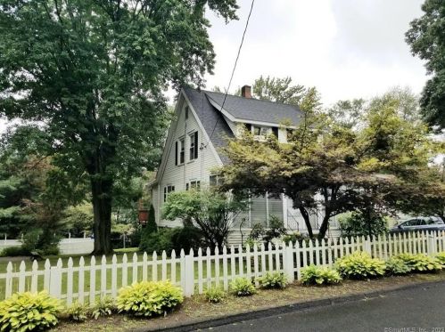 7 Garrigus Ct, Waterbury, CT 06716 exterior