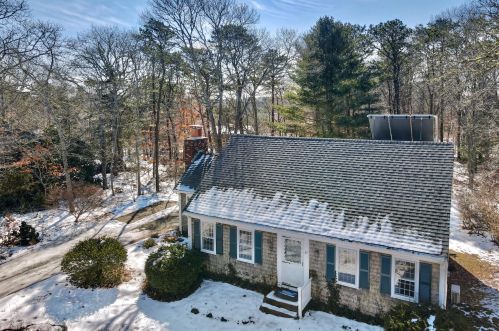 37 Captain Davis Ln, Teaticket, MA 02536 exterior