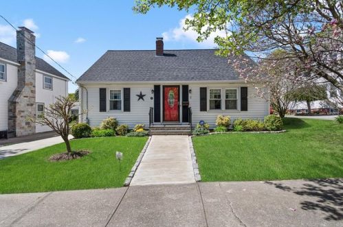 21 Cathedral Ave, Providence, RI 02908 exterior