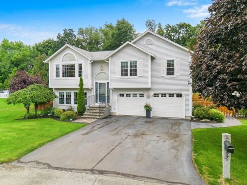 1 Paula Ln, Johnston, RI 02919 exterior