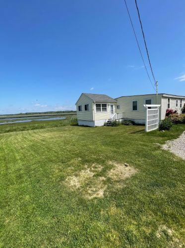 10 Ina Ave, Hampton, NH 03842 exterior