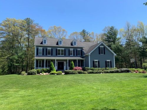 45 Lenihan Ln, Warwick, RI 02818 exterior